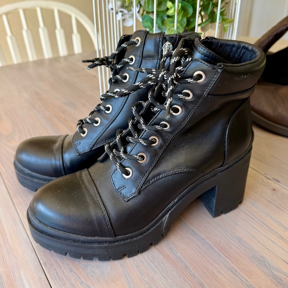 Women’s Nine West Black Combat Boots Size 7